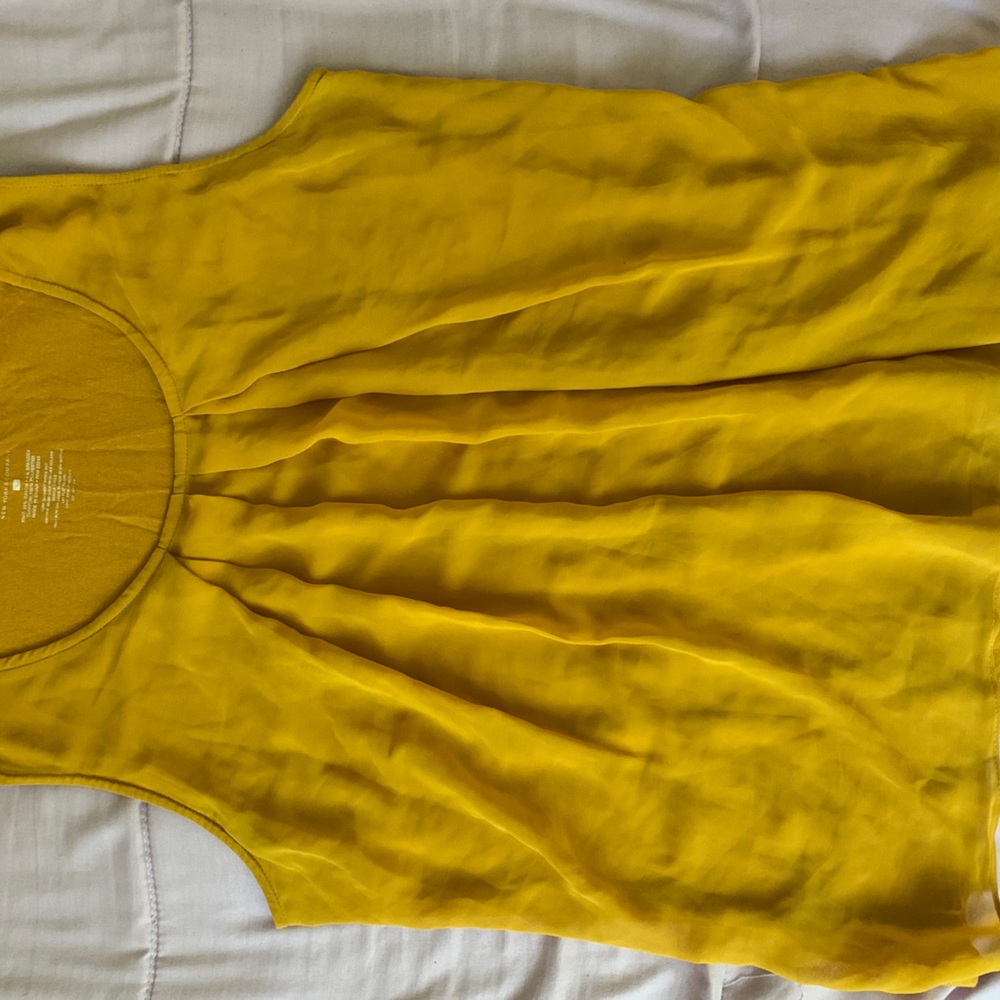 Sleeveless women’s tops